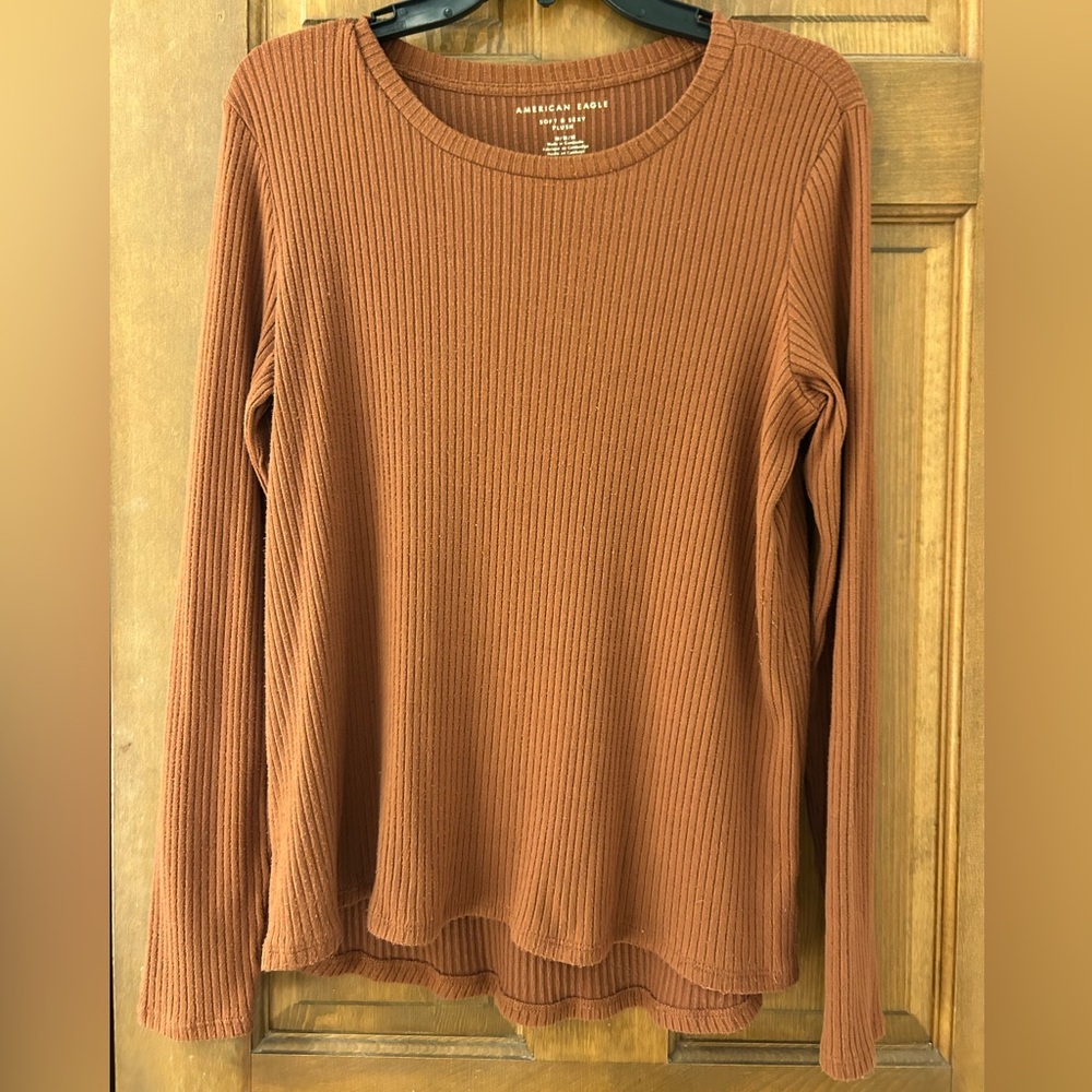 AE Soft & Sexy Plush ribbed rust colored medium long sleeve shirt, soft, cozy